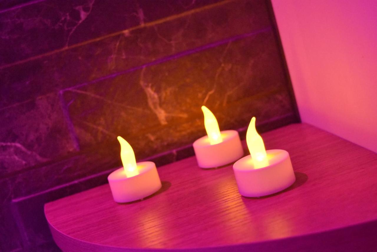 Spa Privatif Love Room, Le Hammam Et Bulles, Chez Nuits Chartraines Chartres Exterior foto