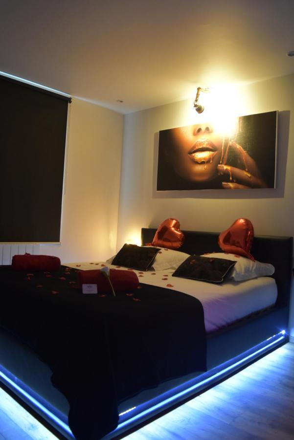 Spa Privatif Love Room, Le Hammam Et Bulles, Chez Nuits Chartraines Chartres Exterior foto