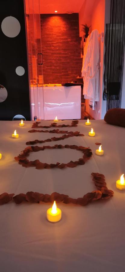 Spa Privatif Love Room, Le Hammam Et Bulles, Chez Nuits Chartraines Chartres Exterior foto